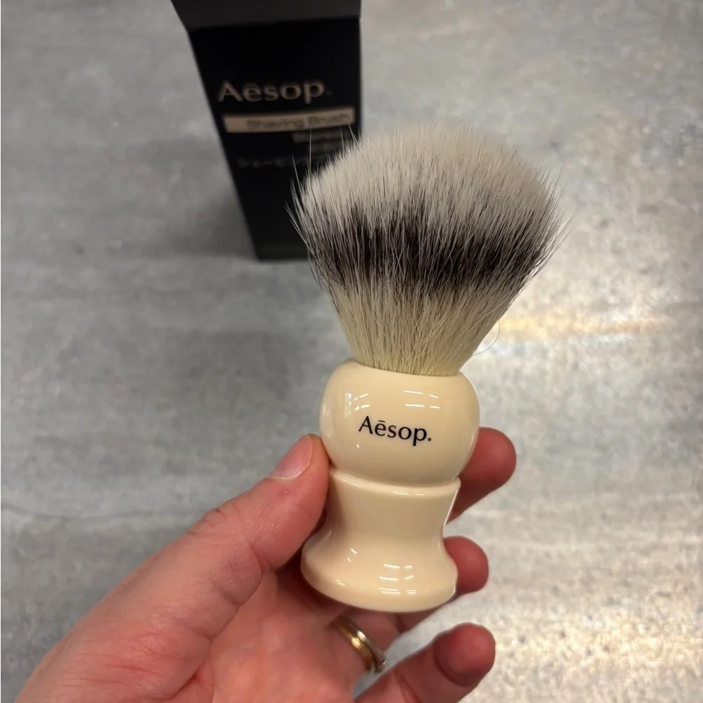 Aesop Shaving Kit - Picture 2 of 6